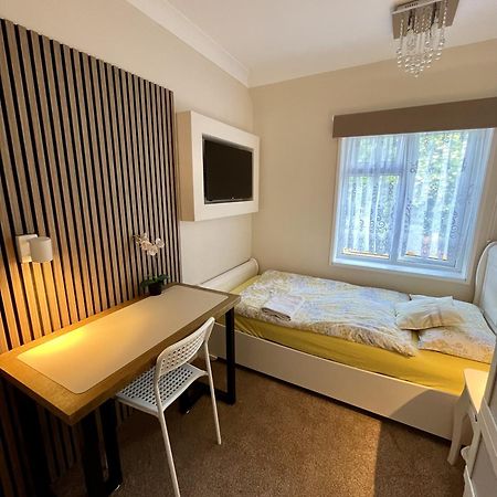 Home Accommodation Southampton Exterior photo