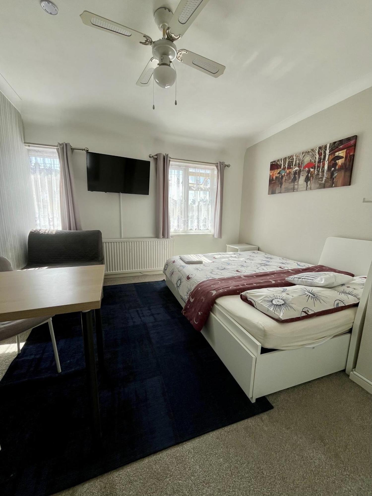 Home Accommodation Southampton Exterior photo